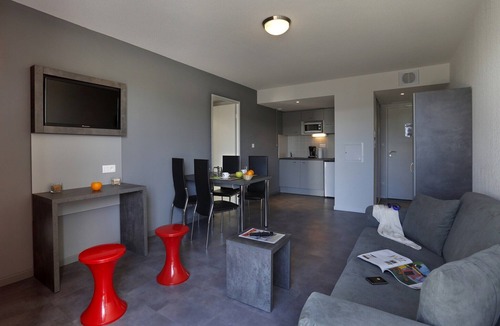 Saint-Jean-de-Vedas Apartment | Urban Comfort Stay for 4 in Montpellier