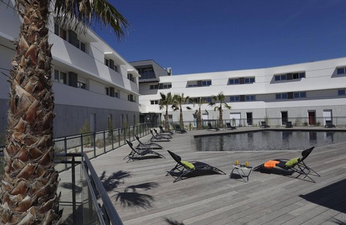 Saint-Jean-de-Vedas Apartment | Urban Comfort Stay for 4 in Montpellier