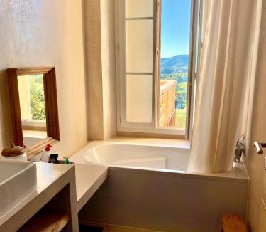 Grimaud Apartment | Utopia appartement Grimaud village