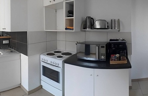 Peyreleau House | Vacation Home with Stunning Mountain Views and Wi-Fi in Peyreleau