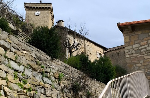 Peyreleau House | Vacation Home with Stunning Mountain Views and Wi-Fi in Peyreleau