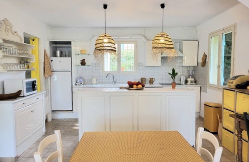 Sanary-sur-Mer Villa | VAR France - House with swimming pool, quiet and charming, ideal for families