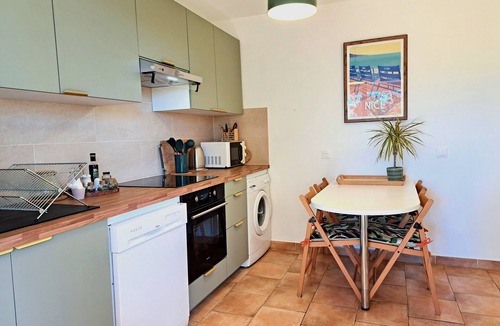 Cagnes-sur-Mer Apartment | Very nice 3-room apartment in a villa with garden and loggia