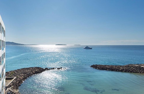 Mandelieu-La-Napoule Apartment | VERY NICE T1 ALCOVE IN A SECURE RESIDENCE WITH 3 POOLS