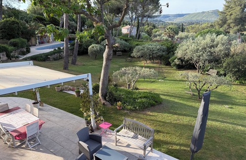 Ventabren House | very nice House with big garden, trees, grass and swimming pool for 1 à 8 persons