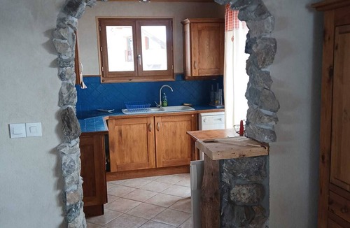 Vallouise Ski Chalet | Very sunny chalet at the foot of the slopes, the Ecrins and the paragliding departure point!