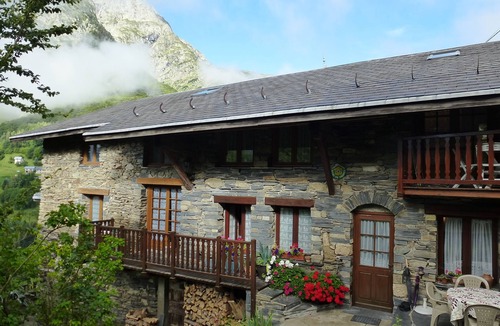 Ornon Apartment | Very well located house, 30 mn from ALPE D'HUEZ garden 150m², view on the valley