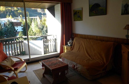 La Salle-les-Alpes Apartment | Very well renovated apartment on 4th floor (asc), large south-facing bay window.