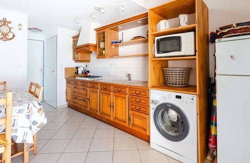Saint-Pierre-la-Mer Villa | Villa for 6 people with parking and air conditioning