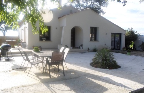 Saint-Marcellin-les-Vaison Villa | VILLA LES GRANGES- SWIMMING POOL surrounded by a green park overlooking the mountains