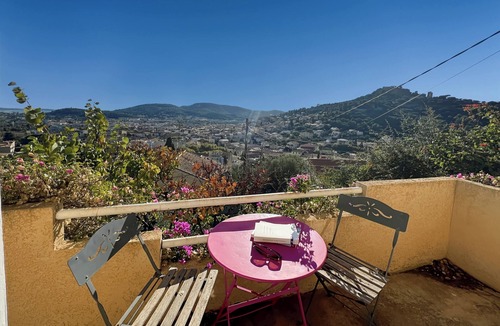 Hyeres City Centre Villa | Villa 150 m² - panoramic view Golden Islands - 4 bedrooms - terrace plancha gas