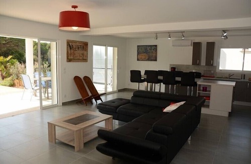 Frejus Villa | VILLA ALOHA: Contemporary villa with heated pool in Fréjus, Côte d'Azur