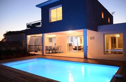 Frejus Villa | VILLA ALOHA: Contemporary villa with heated pool in Fréjus, Côte d'Azur