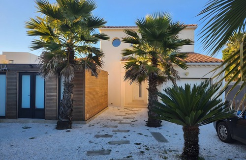 Cap d'Agde Villa | Villa "Anja" with Private Pool, Wi-Fi, and Air Conditioning