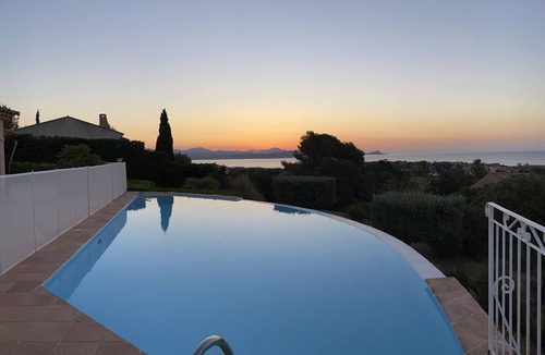Saint-Aygulf Villa | Villa au sud de la France à Saint Aygulf/83 var). Vue panoramique mer. Piscine