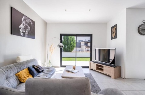 Saint-Romain-en-Viennois Villa | Villa avec piscine pour 6 Pers