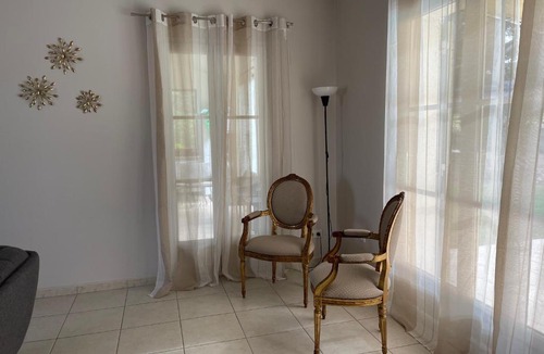 Pont Royal House | Villa avec piscine sur le Golf
