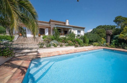 Sainte-Maxime Villa | Villa Azurine – Luxury holiday villa in Sainte-Maxime with sea view