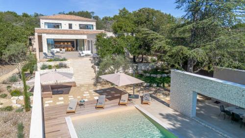 Cabrieres-d'Avignon Villa | Villa Capra Luberon