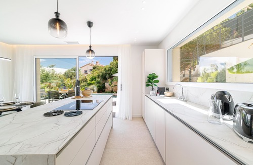 Les Termes Villa | Villa Cassandre — Contemporary villa with private pool in Mandelieu