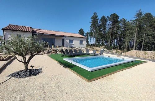Joyeuse Villa | Villa Climatisée, Piscine Privée Chauffée
