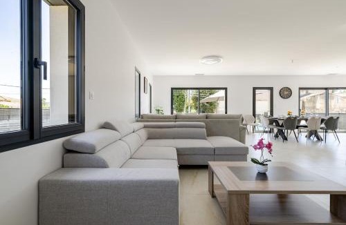 Violes Apartment | Villa d exception idéal famille et groupe d amis