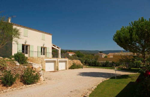 Saint-Saturnin-les-Apt House | Villa de Vacances Confortable Idéale Pour des Vacances en Toute Sérénité!