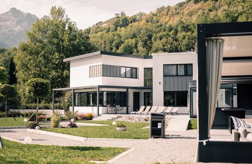 Notre-Dame-du-Cruet Villa | Villa du Mena ★ Heated Pool, Jacuzzi, Air-Conditioned Rooms | 15 people