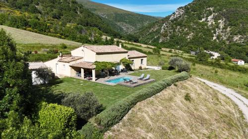 Saint-Ferreol-Trente-Pas Villa | Villa en Provence Estive des Angelettes
