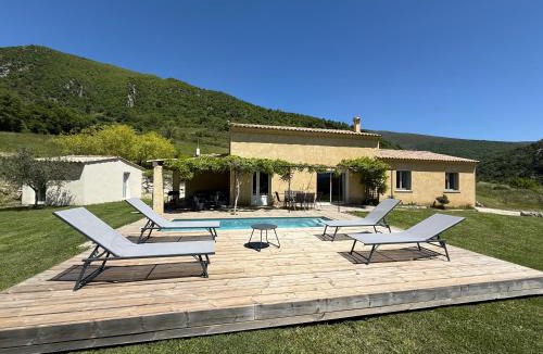 Saint-Ferreol-Trente-Pas Villa | Villa en Provence Estive des Angelettes