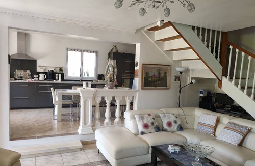 Orange Villa | Villa Familiale A 10min DU Centre Ville A Pied