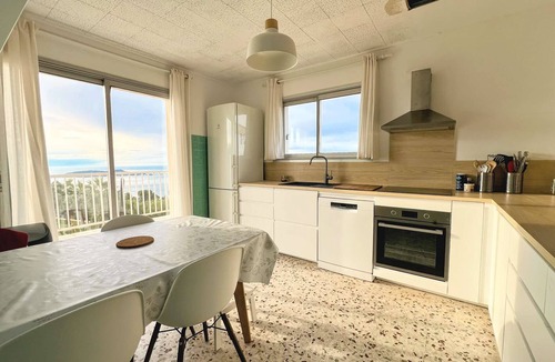 Carqueiranne House | Villa for 10 guests with sea view and heated pool in Carqueiranne