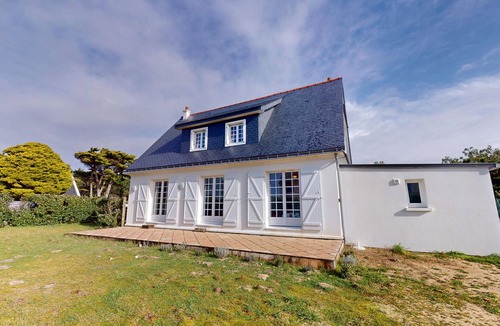 La Turballe House | Villa Houat - Beach less than 100 meters away, sleeps 10