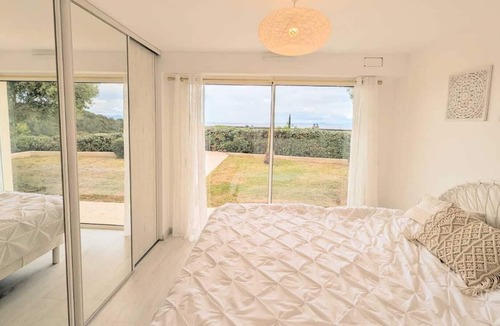 Le Dramont Villa | Villa "Ibiza" with Sea View, Private Pool & Wi-Fi
