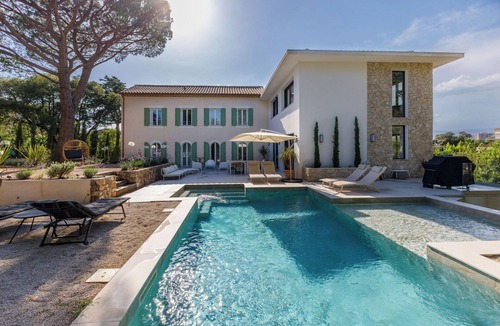 Riou - Petit Juas - Av de Grasse Villa | Villa in Cannes with 5 bedrooms sleeps 10