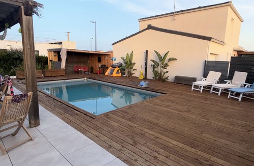 Aimargues Villa | Villa in the Petite Camargue with a pool, hot tub, and pétanque court