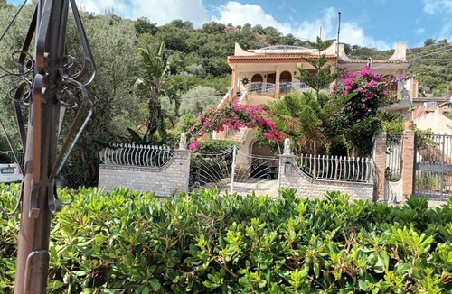 Savoca Apartment | Villa Iris
