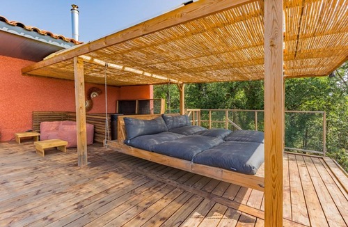 Le Bosc Villa | Villa LÂO, 220m2, insolite luxe, immersion asiatique, Vue exceptionnelle, Spa, Sauna, Piscine, lit géant suspendu, massages, etc