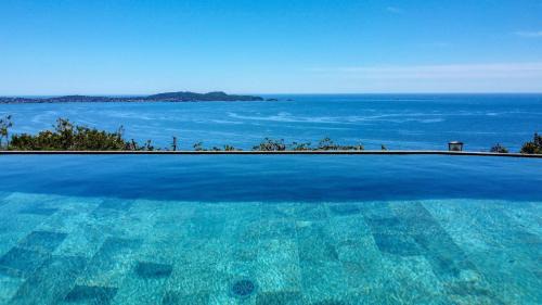 Carqueiranne Villa | VILLA L'OISEAU BLEU 220m2 VUE MER 180, GIENS & Porquerolles - Studio