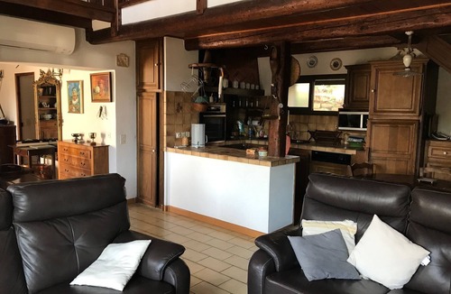 La Couronne Villa | Villa la Couronne: Air-Conditioned Beachfront Villa for 9 People, with Pool and Boules Court