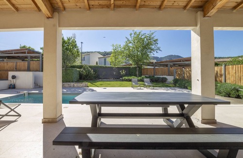 Malaucene Villa | Villa la Provenca - modern holiday home for 8p