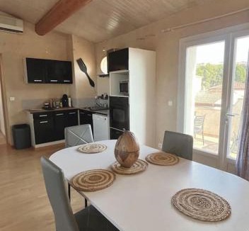 Rognac Apartment | Villa la Source proche Aéroport Marseille Marignane -confortable - et tout équipé