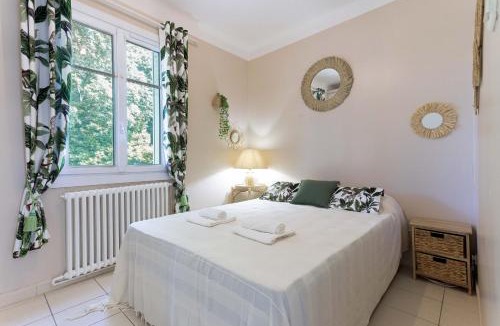 Le Cannet Villa | Villa Les Chênes Verts by Halldis