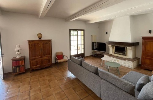 Lambesc House | Villa les Oullières, near Aix en Provence and the Luberon