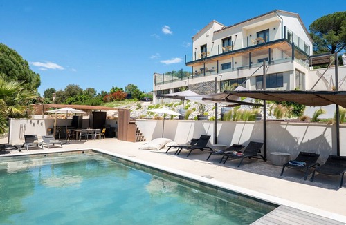 Les 3 Ponts Villa | Villa Les Trois Ponts – Contemporary luxury villa near Nîmes