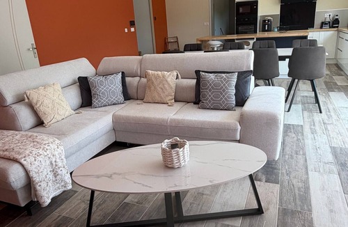 Boisset-et-Gaujac Villa | Villa Lumina Single-Story for 8–10 Guests with Private Terrace, Wi-Fi, and Air Conditioning