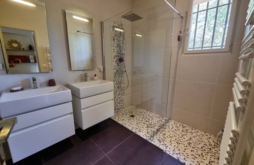 Saint-Marc-Jaumegarde Villa | Villa near Aix without vis-à-vis, with swimming pool UV-chlorine-free, surrounded by nature