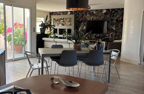 Lunel House | Villa Occitana: Between Land and Sea