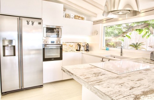 Cote d'Azur- French Riviera Villa | Villa Pieds dans l'eau with private sandy beach on the Gulf of Saint Tropez