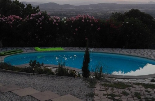 Barjac Villa | Villa piscine privée vue panoramique Cévennes.